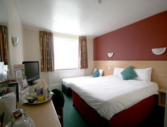 Ramada South Hotel 4*