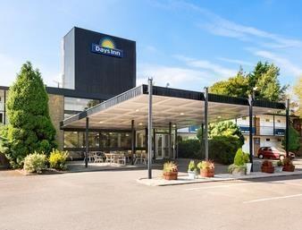 Ramada South Hotel