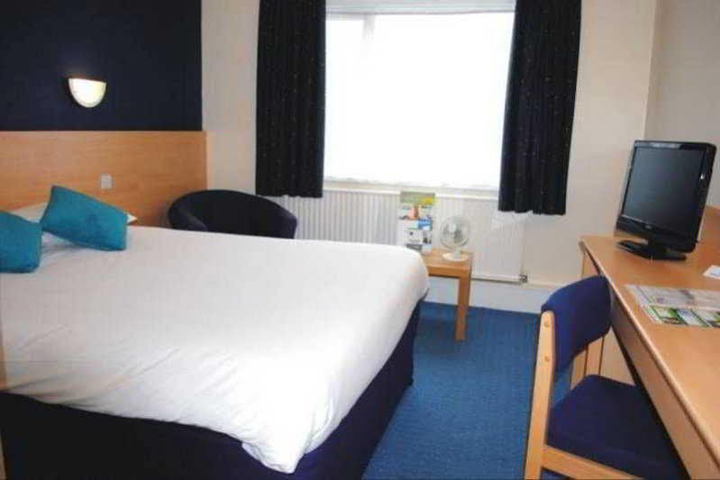 Ramada South Hotel 4*
